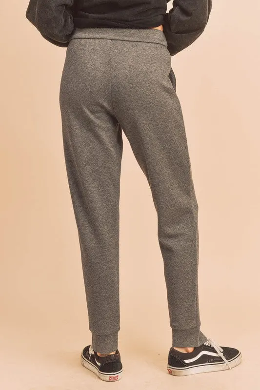 Aemi   Co Elastic Waist Joggers with Pockets