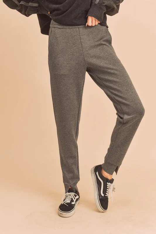 Aemi   Co Elastic Waist Joggers with Pockets