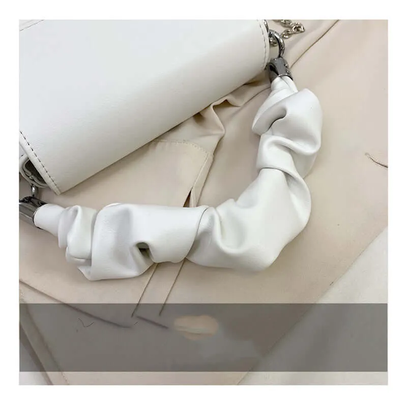 Chain bag mini single-shoulder small square bag, a stylish accessory in a compact design