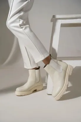 CHELSEA BOOTS