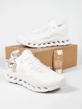 Sepatu Sneakers On Running On Cloud Swiss Loewe Cloudtilt White Authentic
