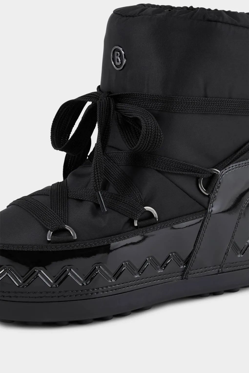Trois Vallees 22 - Black
